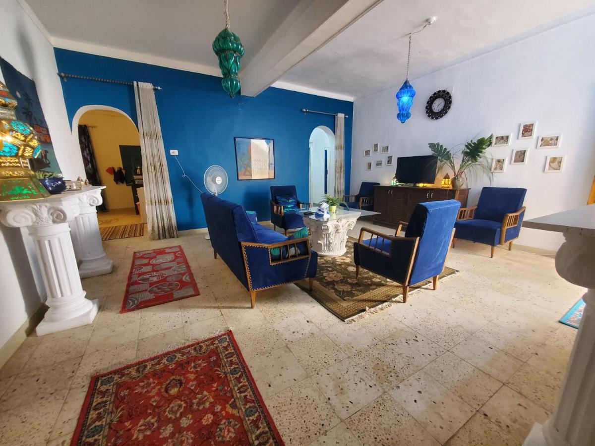 Pyramids Island Apartment *